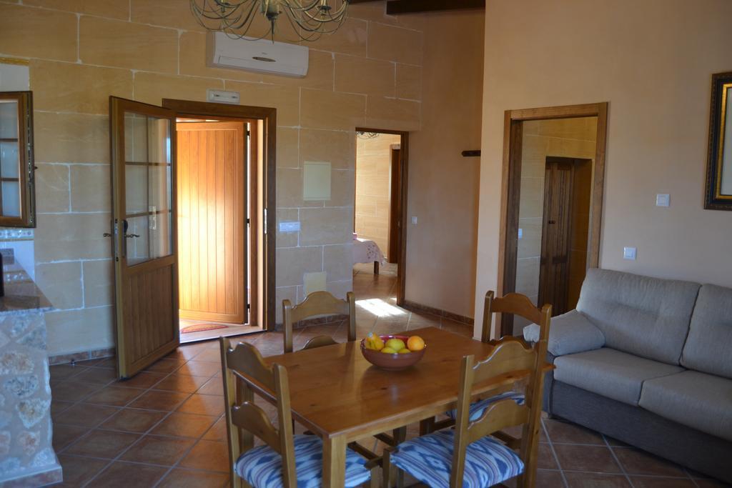 Agroturismo Es Gallicant Campos  Luaran gambar